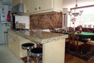 Apartamento de 3 alcobas en venta en Santa Barbara, Bogotá, 154 m² · foto 7 de 13