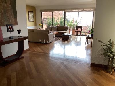 Apartamento de 3 alcobas en venta en Los Rosales Emaus, Bogotá, 249 m² · foto 2 de 20