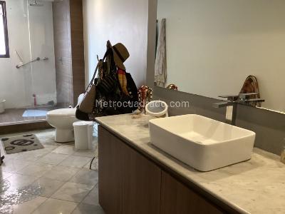 Apartamento de 3 alcobas en venta en Los Rosales Emaus, Bogotá, 249 m² · foto 12 de 20