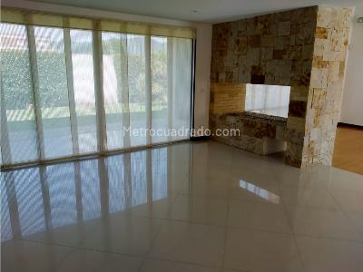 Casa de 3 alcobas en venta en Cajica, Cajicá, 230 m² · foto 2 de 11