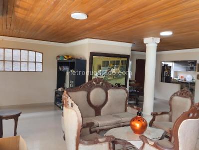 Casa de 5 alcobas en venta en Barranquilla, 359 m² · foto 4 de 5