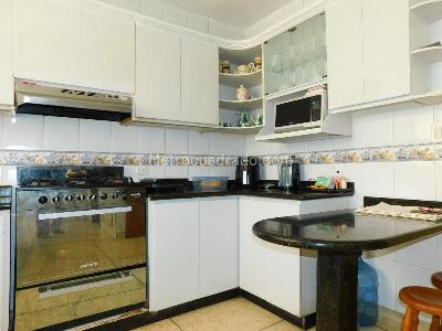 Apartamento de 4 alcobas en venta en Altos De Riomar, Barranquilla, 300 m² · foto 10 de 19