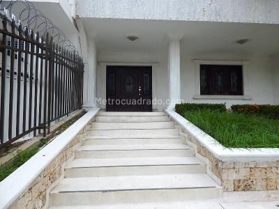 Casa de 3 alcobas en venta en El Tabor, Barranquilla, 525 m² · foto 2 de 20