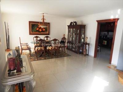 Casa de 4 alcobas en venta en Miramar, Barranquilla, 329 m² · foto 2 de 20