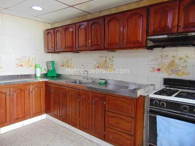Casa de 5 alcobas en venta en Cartagena, 260 m² · foto 5 de 14
