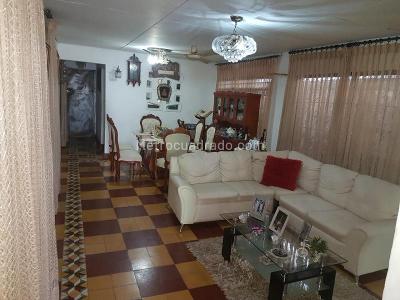 Casa de 3 alcobas en venta en Armenia, Cartagena, 200 m² · foto 3 de 10