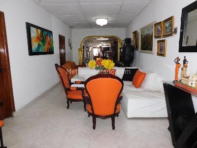 Casa de 3 alcobas en venta en San Jose, Barranquilla, 236 m² · foto 2 de 17