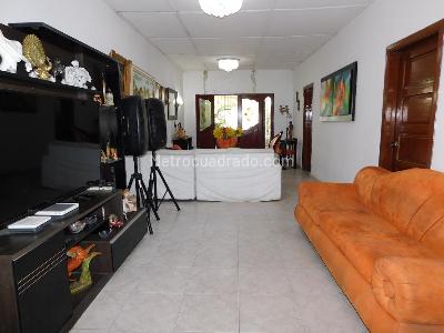 Casa de 3 alcobas en venta en San Jose, Barranquilla, 236 m² · foto 3 de 17