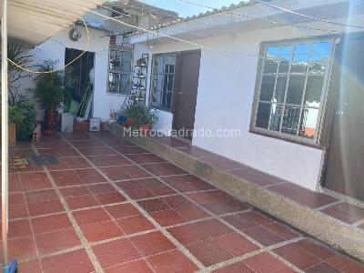 Casa de 5 alcobas en venta en Abajo, Barranquilla, 248 m² · foto 5 de 17