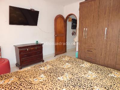 Casa de 5 alcobas en venta en Abajo, Barranquilla, 248 m² · foto 9 de 17