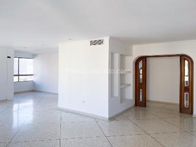 Apartamento de 3 alcobas en venta en Villa Country, Barranquilla, 182 m² · foto 3 de 17