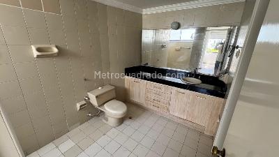 Apartamento de 3 alcobas en venta en Altos Del Prado (Norte), Barranquilla, 216 m² · foto 10 de 15