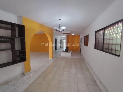 Casa de 5 alcobas en venta en Universal, Barranquilla, 223 m² · foto 5 de 18