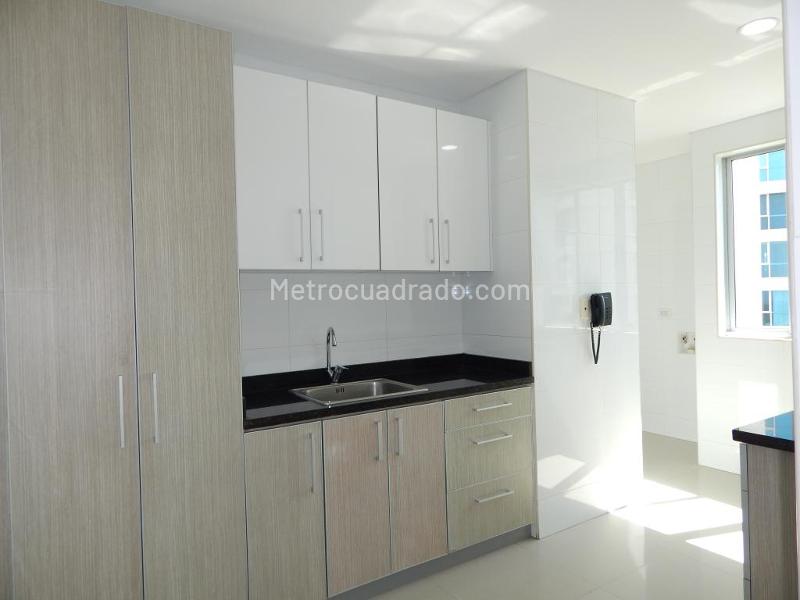 Piso – Bogotá, Parque Simón Bolívar-CAN, Localidad Teusaquillo - Más