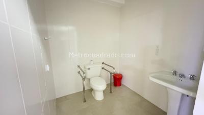 Casa de 5 alcobas en arriendo en Ciudad Jardin, Barranquilla, 750 m² · foto 14 de 20