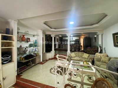 Casa de 3 alcobas en venta en El Limoncito, Barranquilla, 240 m² · foto 3 de 16
