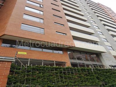 Apartamento de 3 alcobas en venta en Altos Usaquen, Bogotá, 158 m² · foto 3 de 10