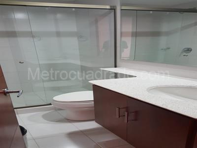 Apartamento de 3 alcobas en venta en Altos Usaquen, Bogotá, 158 m² · foto 7 de 10