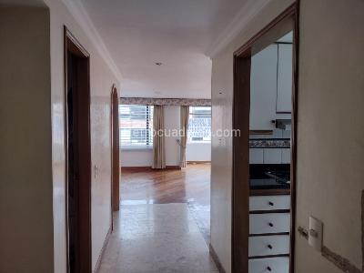 Apartamento de 2 alcobas en venta en Parque Del Chico, Bogotá, 95 m² · foto 2 de 11