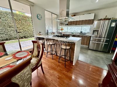 Casa de 4 alcobas en arriendo en Villa De Los Pinos, Cajicá, 230 m² · foto 13 de 20