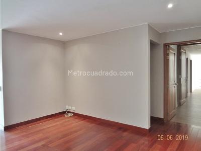Apartamento de 3 alcobas en venta en Altos Del Retiro, Bogotá, 320 m² · foto 17 de 20