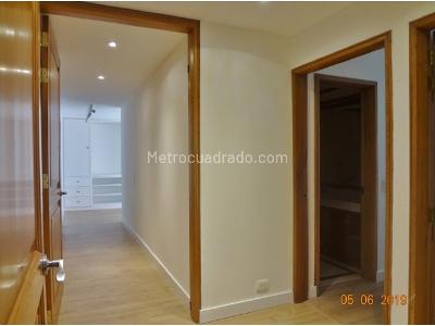 Apartamento de 3 alcobas en venta en Altos Del Retiro, Bogotá, 320 m² · foto 19 de 20