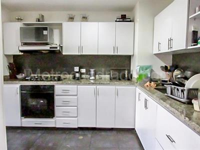 Apartamento en arriendo en El Poblado, Medellín · foto 4 de 13