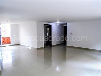 Apartamento en arriendo en El Poblado, Medellín · foto 2 de 18