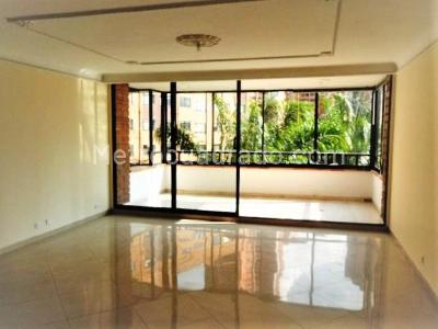 Apartamento en venta en El Poblado, Medellín · foto 2 de 20