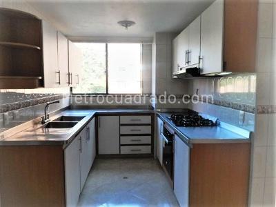 Apartamento en venta en El Poblado, Medellín · foto 7 de 20