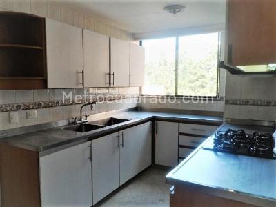 Apartamento en venta en El Poblado, Medellín · foto 8 de 20