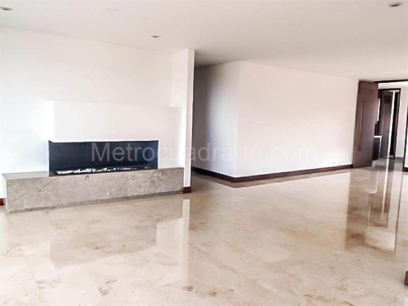 Spacious 3BR Apartment in El Poblado (Closed Community) - 3