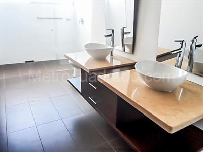Apartamento en venta en El Poblado, Medellín · foto 12 de 20