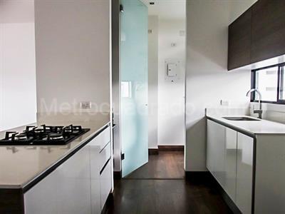 Apartamento en venta en El Poblado, Medellín · foto 3 de 13