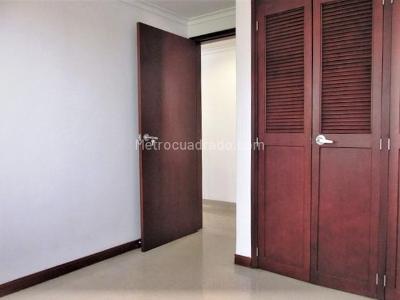 Apartamento en venta en El Poblado, Medellín · foto 8 de 16