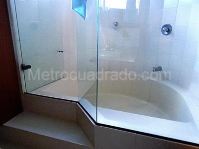 Apartamento en venta en El Poblado, Medellín · foto 16 de 18