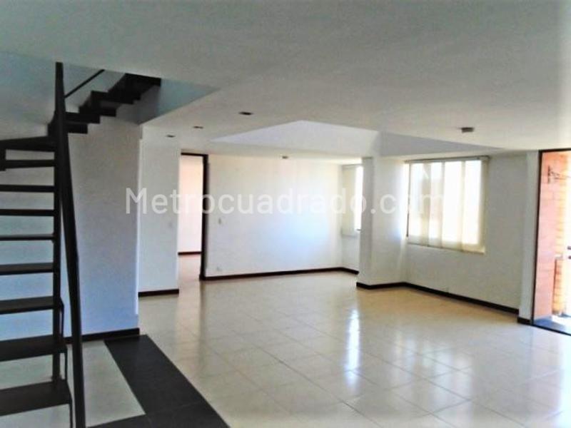 Duplex de 3 alcobas en El Encierro con amenidades 24/7 - 2