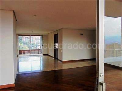 Apartamento en venta en El Poblado, Medellín · foto 3 de 20