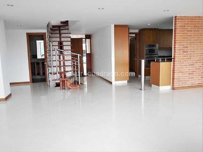 Casa de 3 alcobas en venta en Aves Maria, Sabaneta, 347 m² · foto 4 de 19