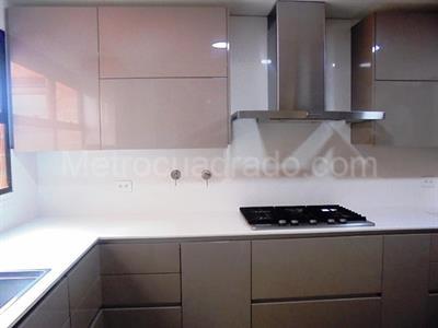 Apartamento de 3 alcobas en venta en El Poblado, Medellín, 180 m² · foto 8 de 17