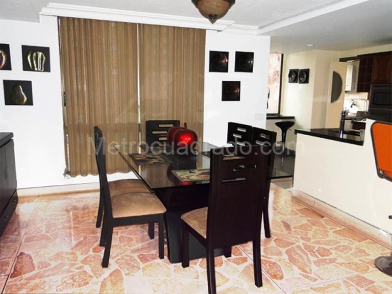 Family-Style 3BR Apartment with Jacuzzi in El Poblado - 4