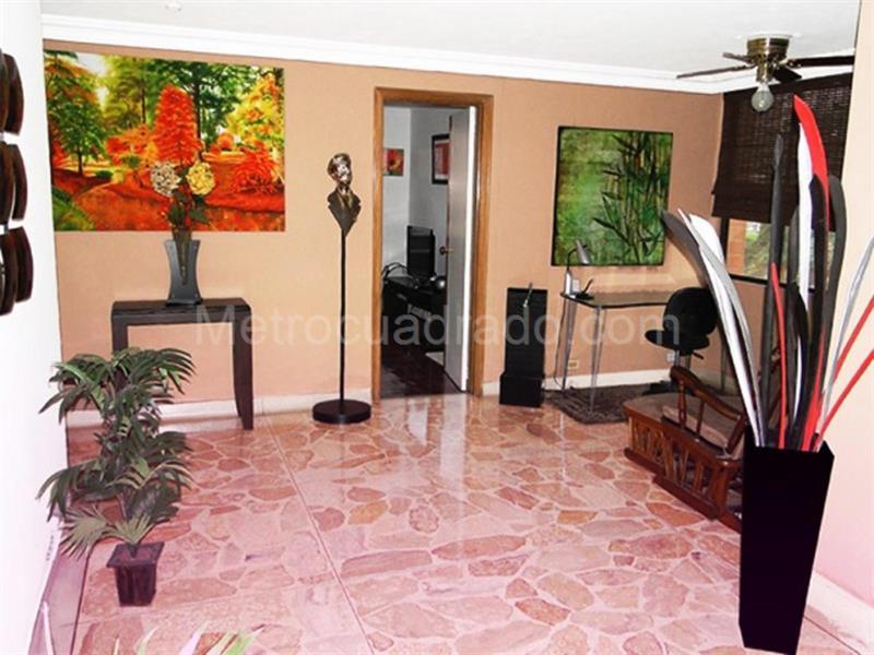 Family-Style 3BR Apartment with Jacuzzi in El Poblado - 6