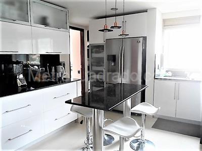Apartamento de 3 alcobas en venta en Los Balsos, Medellín, 264 m² · foto 5 de 20