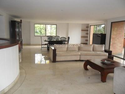 Apartamento de 3 alcobas en venta en El Poblado, Medellín, 469 m² · foto 2 de 18