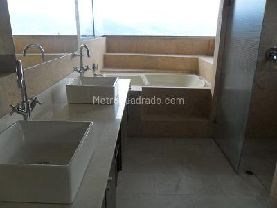 Apartamento de 3 alcobas en venta en El Poblado, Medellín, 469 m² · foto 13 de 18