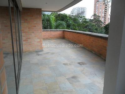 Apartamento de 3 alcobas en venta en El Poblado, Medellín, 469 m² · foto 17 de 18