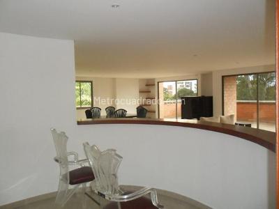 Apartamento de 3 alcobas en venta en El Poblado, Medellín, 469 m² · foto 8 de 18