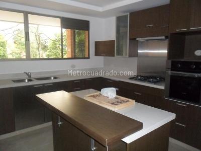 Apartamento de 3 alcobas en venta en El Poblado, Medellín, 469 m² · foto 7 de 18