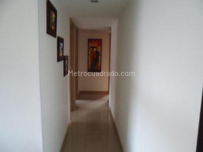 Apartamento de 3 alcobas en venta en El Poblado, Medellín, 130 m² · foto 3 de 17