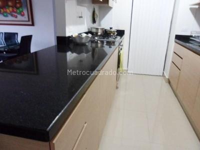 Apartamento de 3 alcobas en venta en El Poblado, Medellín, 130 m² · foto 9 de 17